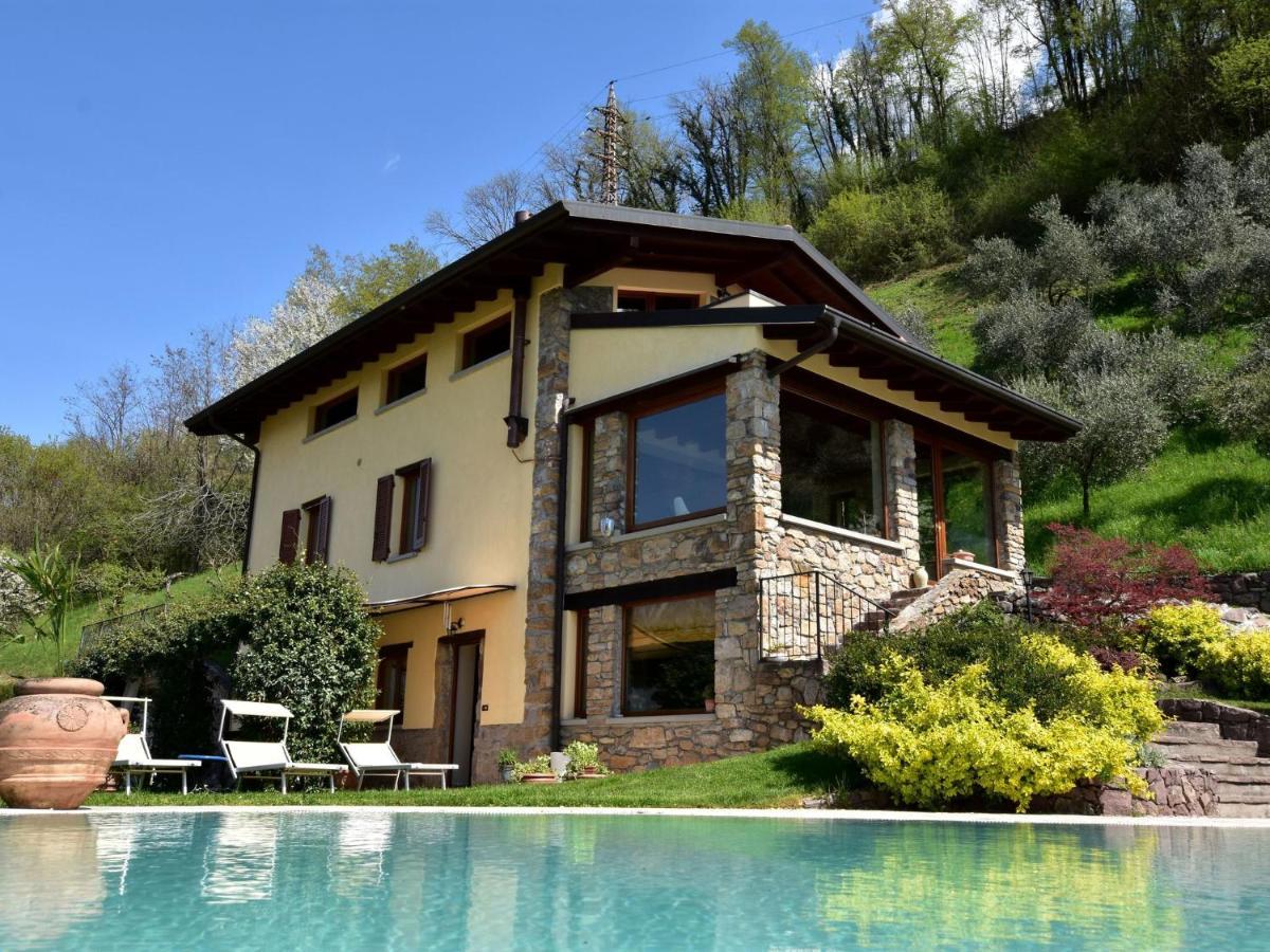 Villa In Pisogne With Pool Garden And Lake View Exterior foto