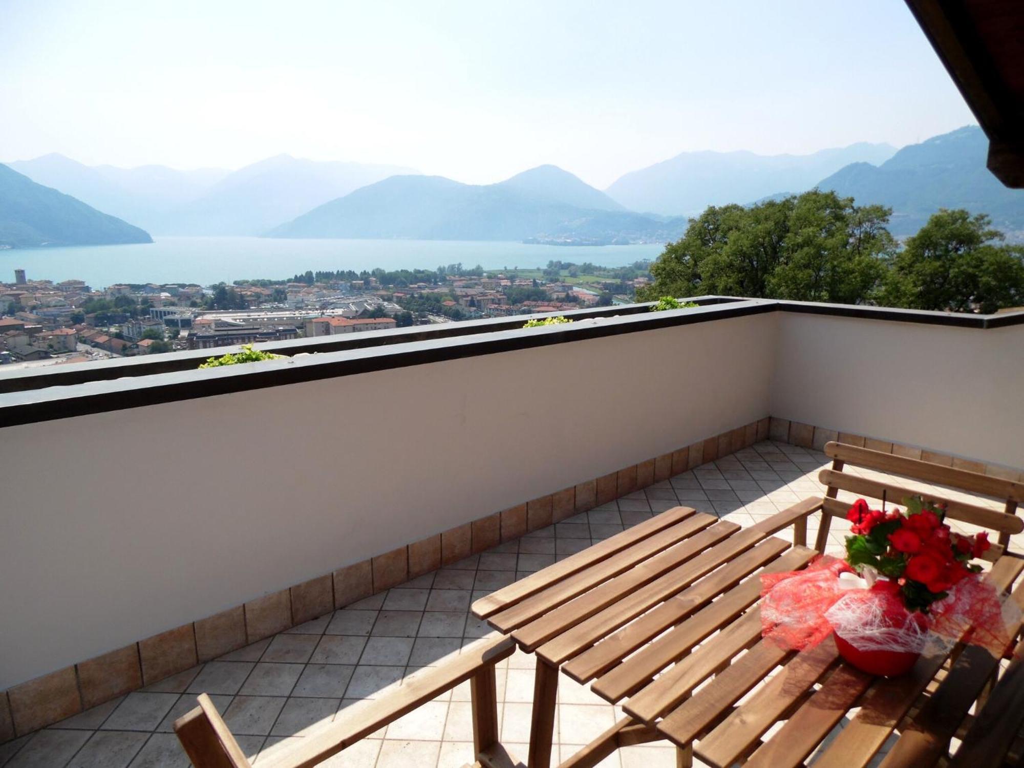 Villa In Pisogne With Pool Garden And Lake View Exterior foto