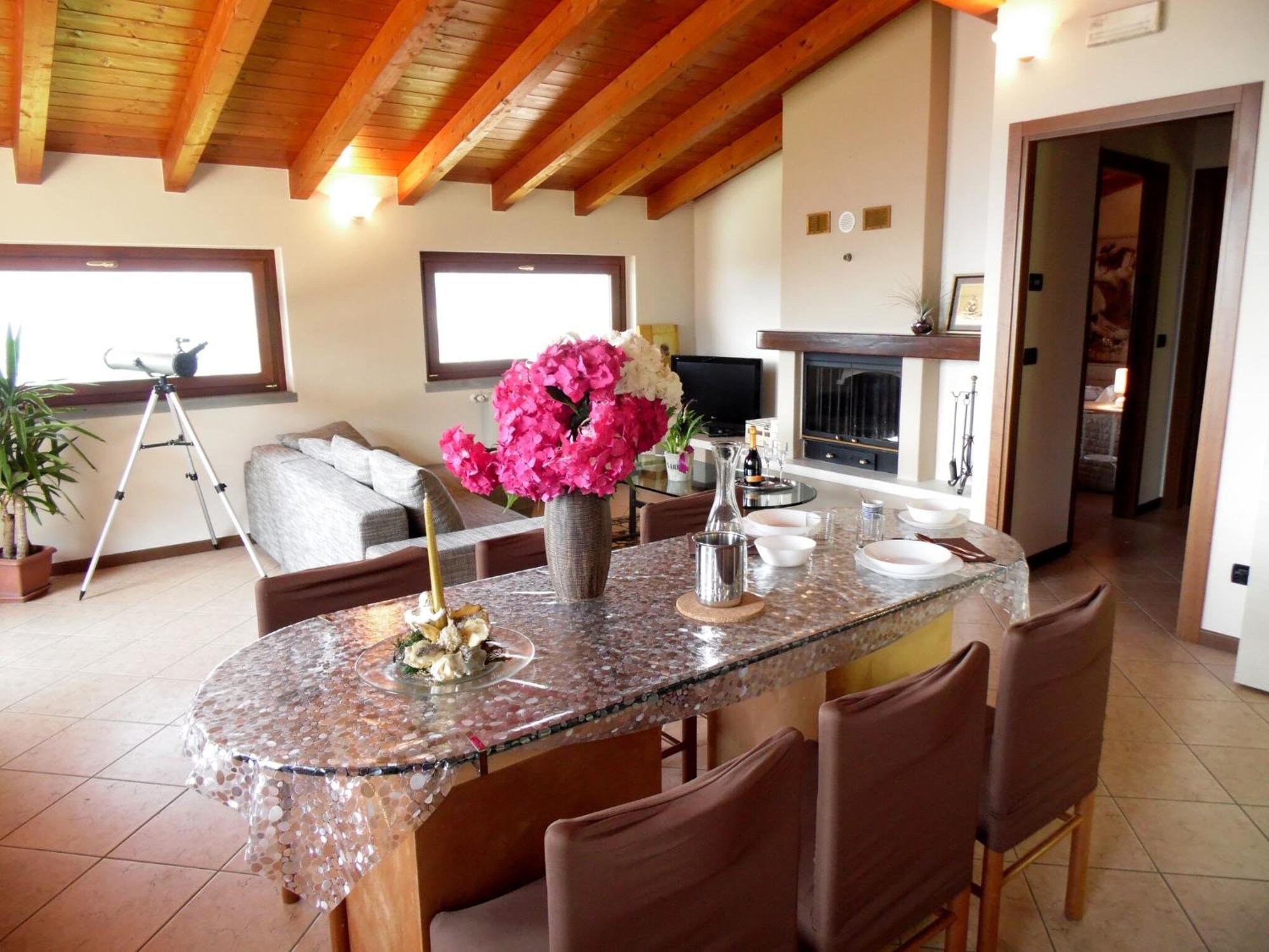 Villa In Pisogne With Pool Garden And Lake View Exterior foto